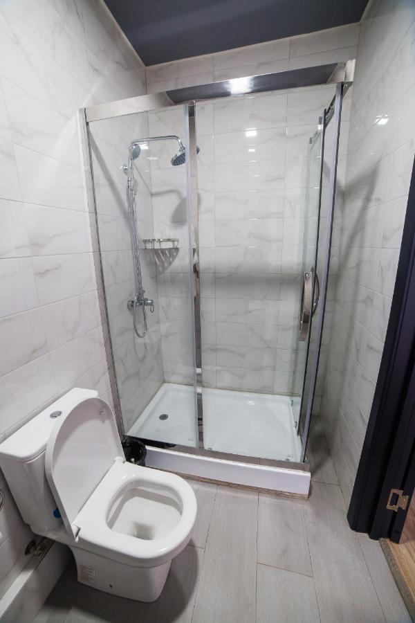 Golden Hotel Bishkek Bagian luar foto