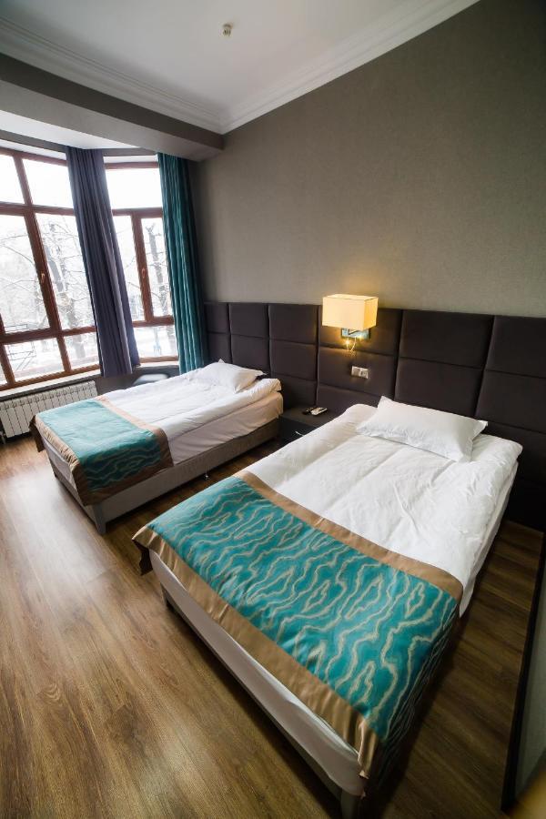 Golden Hotel Bishkek Bagian luar foto